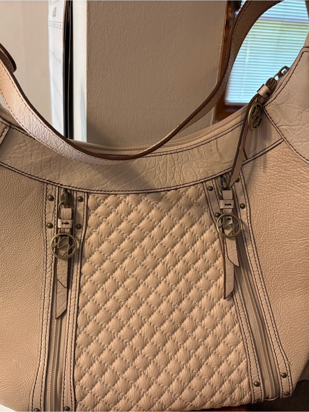 Maxx New York Quilted Shoulder Bag Light Beige Hobo